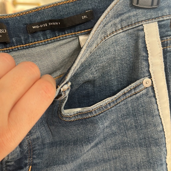 Banana Republic Mid Rise Denim Skinny Jeans Size 29L Medium wash w/ side stripe - Picture 2 of 2